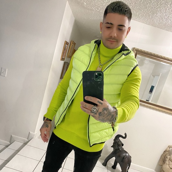 Meet your Posher, Yasell - Picture 2 of 3